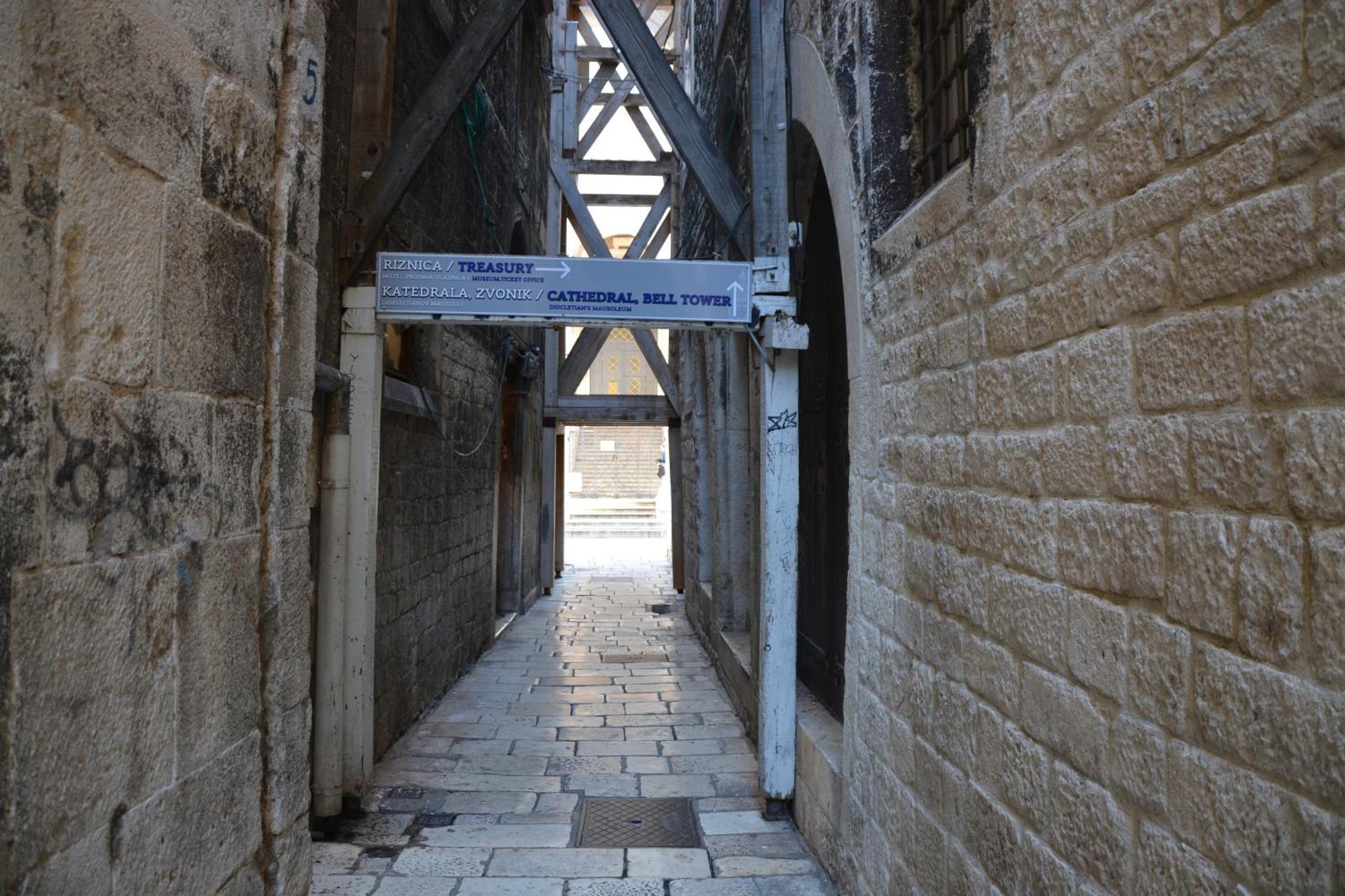 Largo Apartment In The Heart Of Diocletian Palace سبليت المظهر الخارجي الصورة
